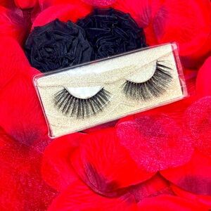 False Lashes - 10pk